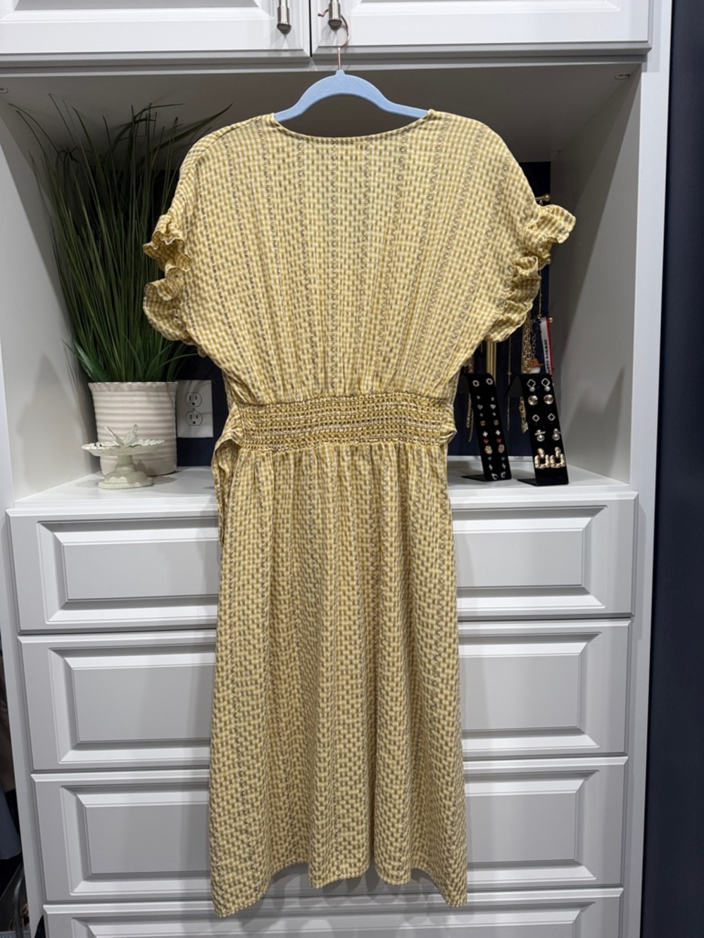 Light Yellow Ruffle-Sleeve Wrap Dress with Tie Waist SZ M - Picture 10 of 11
